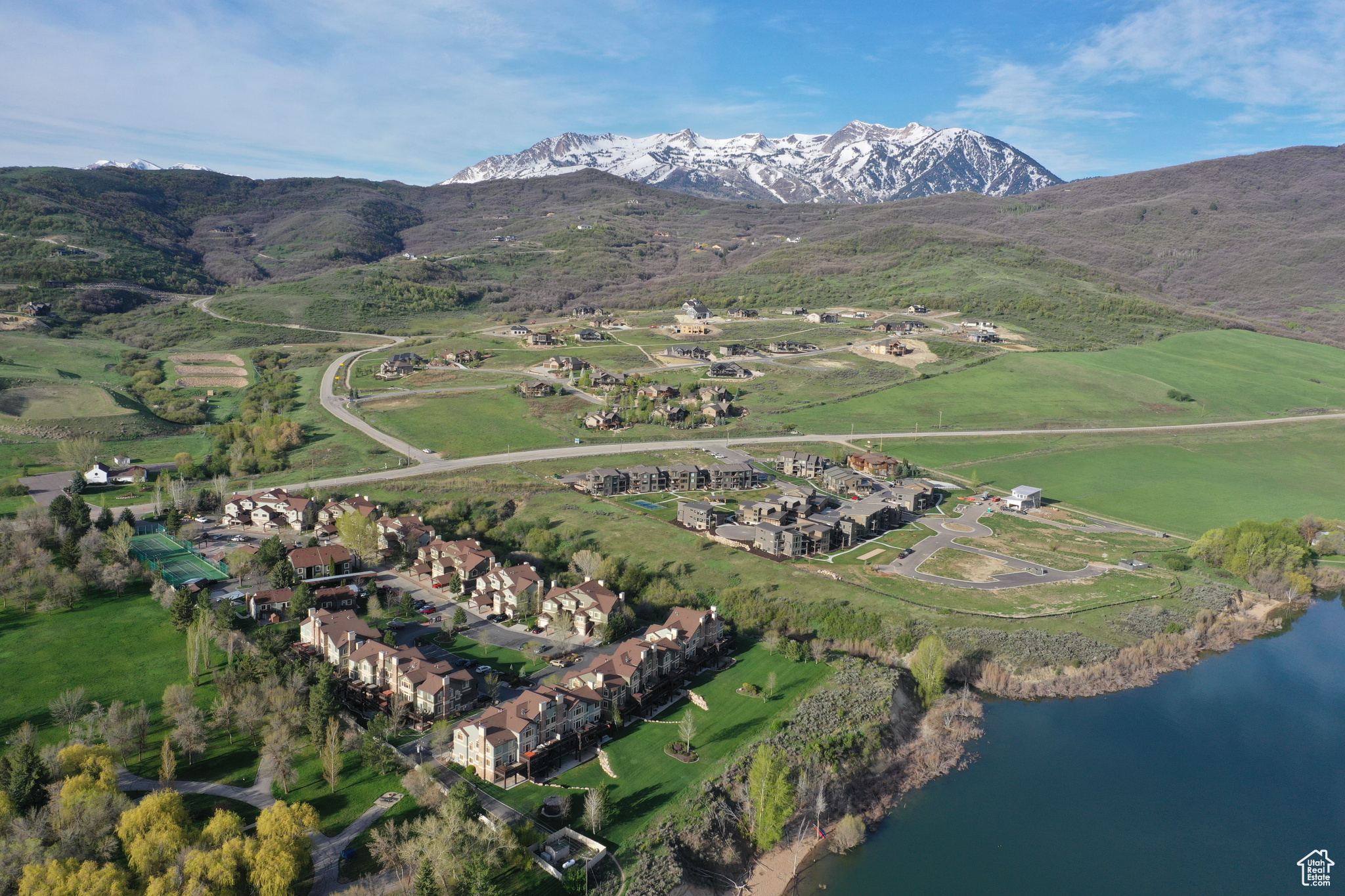 LAKESIDE VILLAGE - Residential