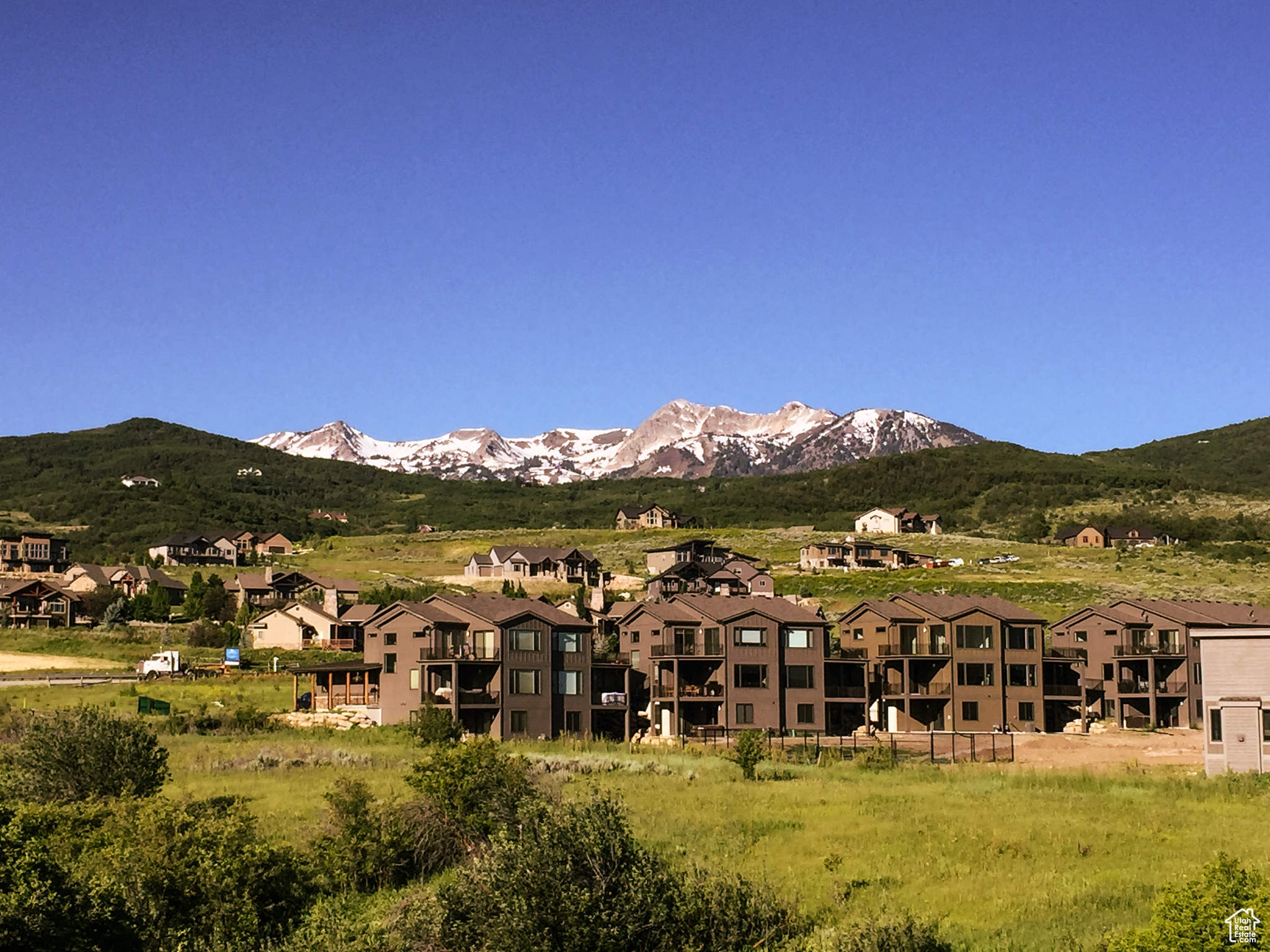 LAKESIDE VILLAGE - Residential