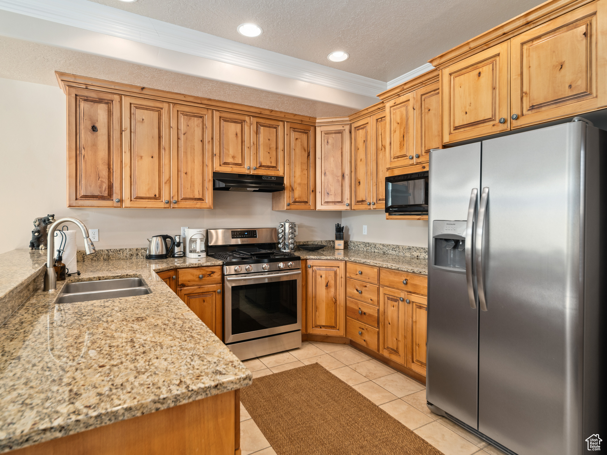 LAKESIDE VILLAGE - Residential