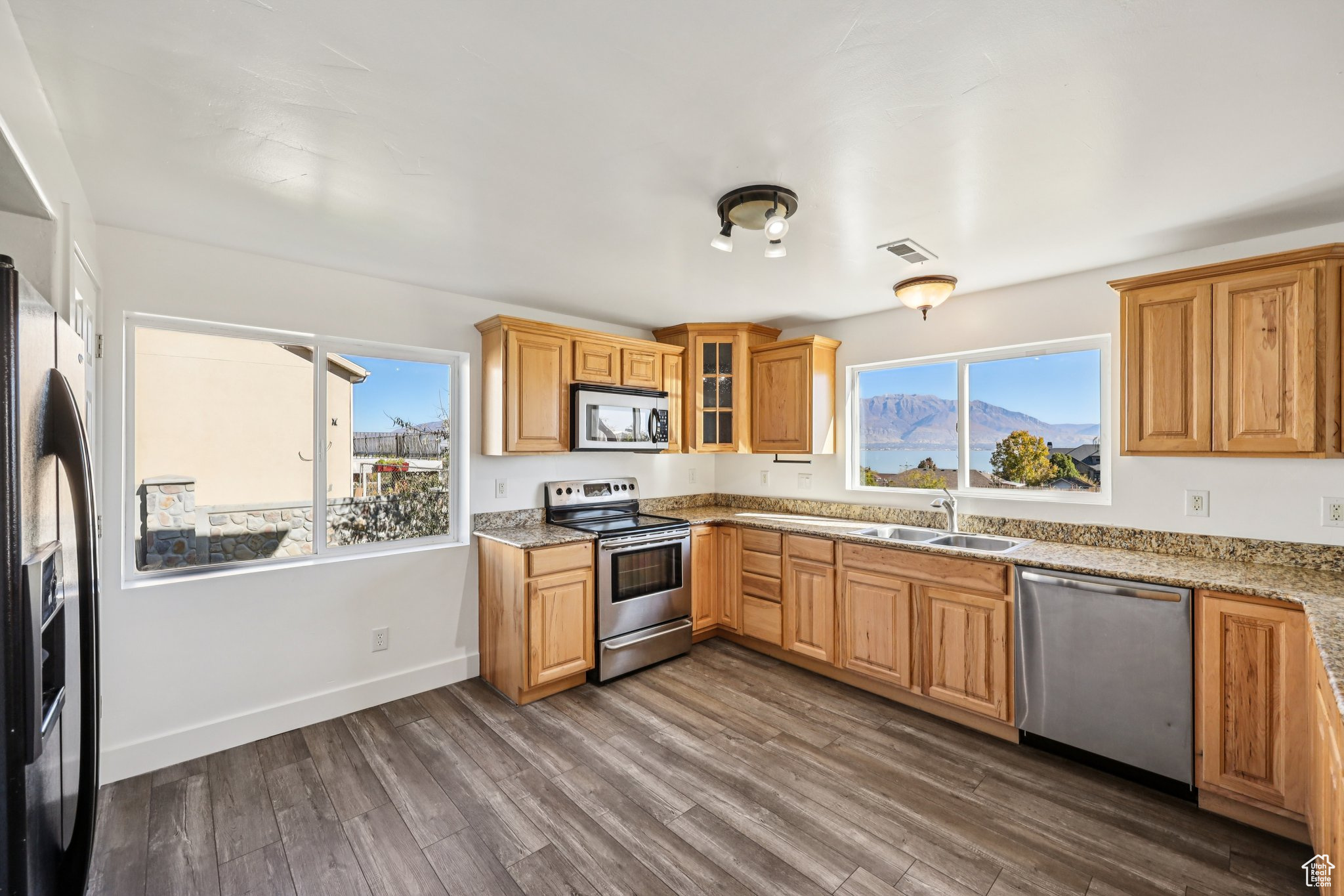 LAKE MOUNTAIN ESTATES - Residential