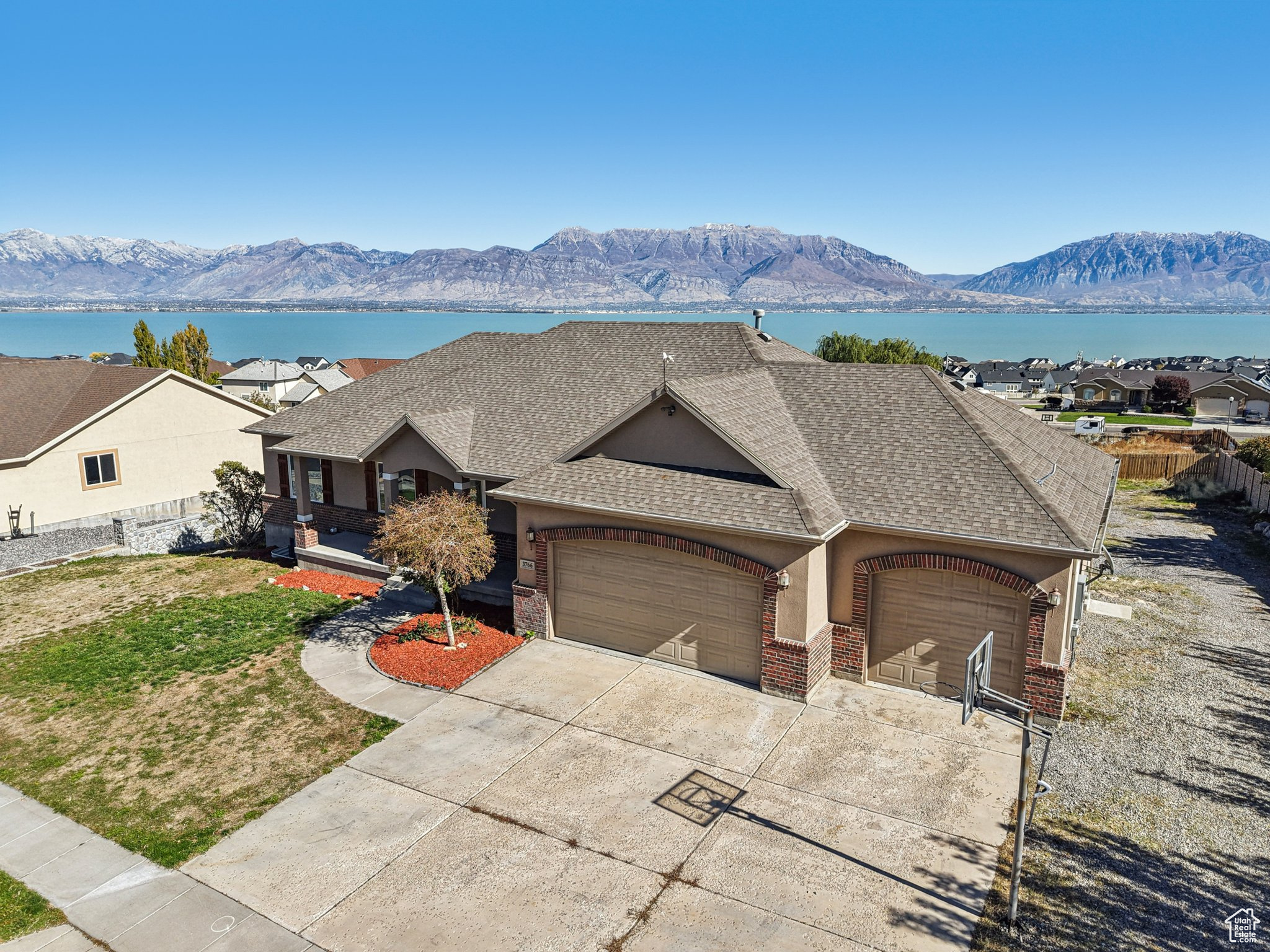 LAKE MOUNTAIN ESTATES - Residential