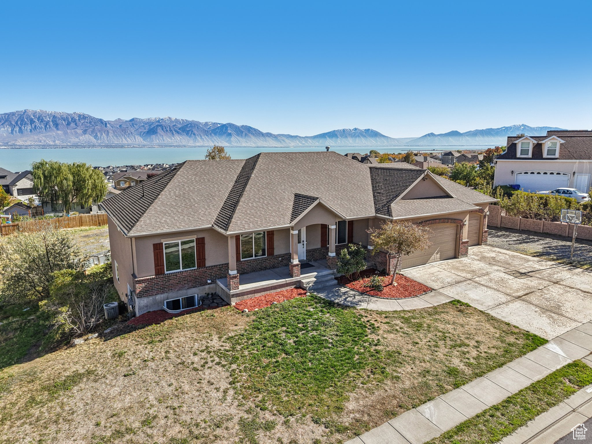 LAKE MOUNTAIN ESTATES - Residential