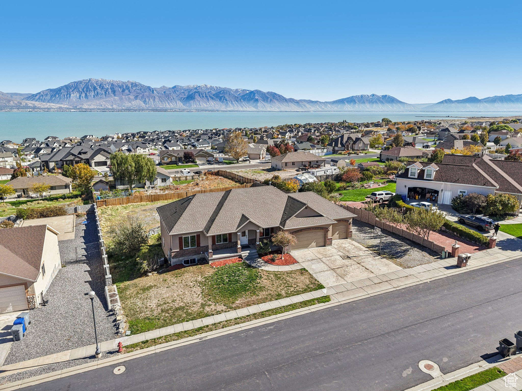 LAKE MOUNTAIN ESTATES - Residential