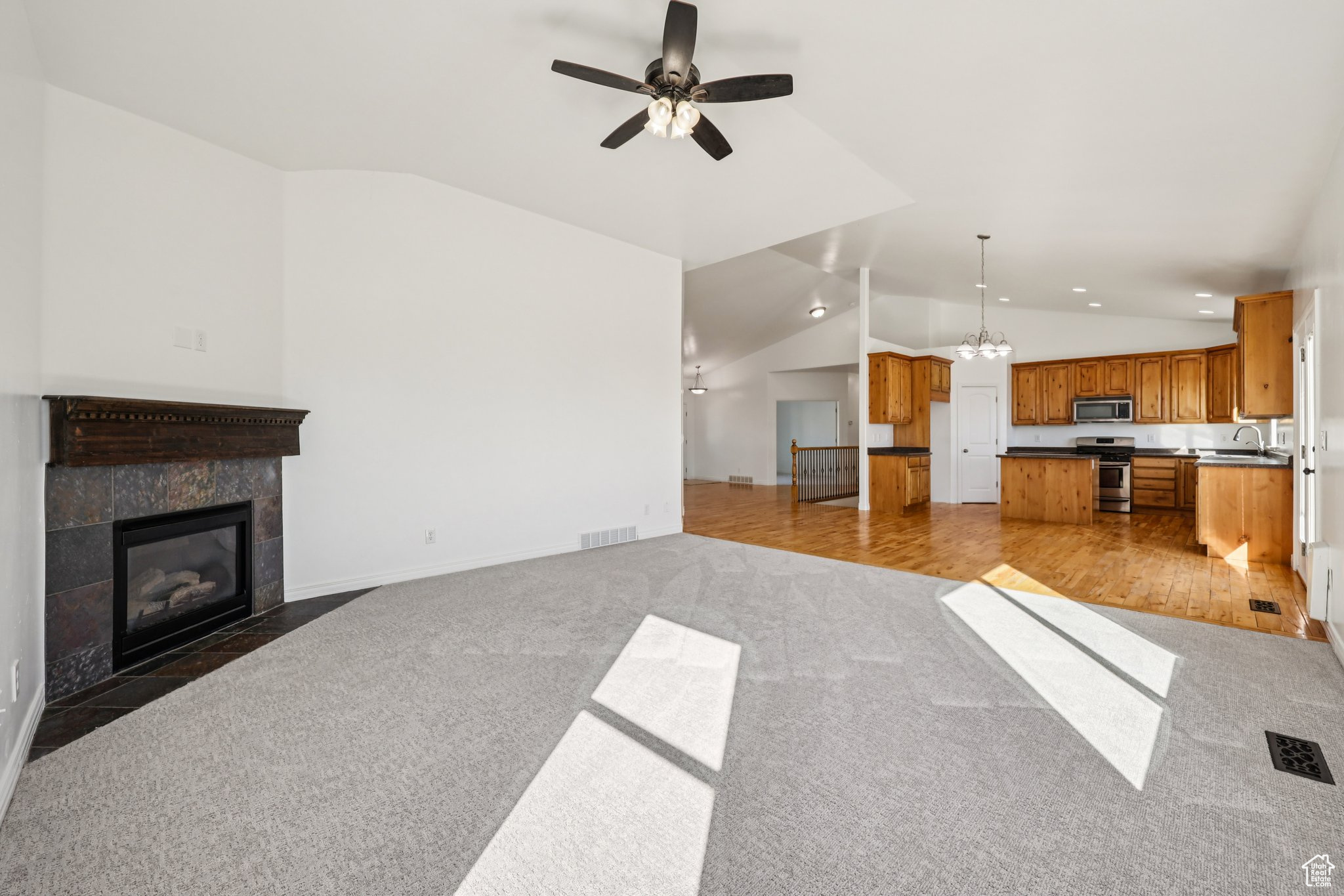 LAKE MOUNTAIN ESTATES - Residential