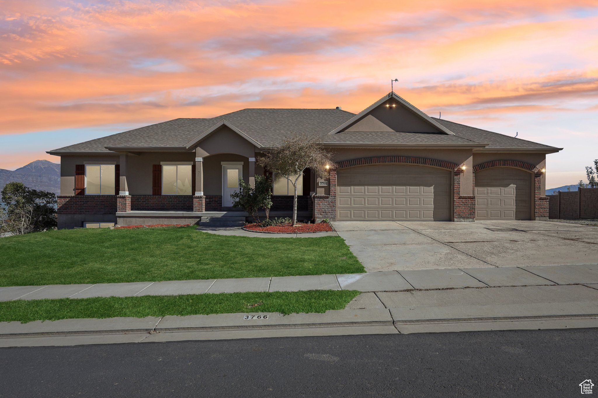 LAKE MOUNTAIN ESTATES - Residential