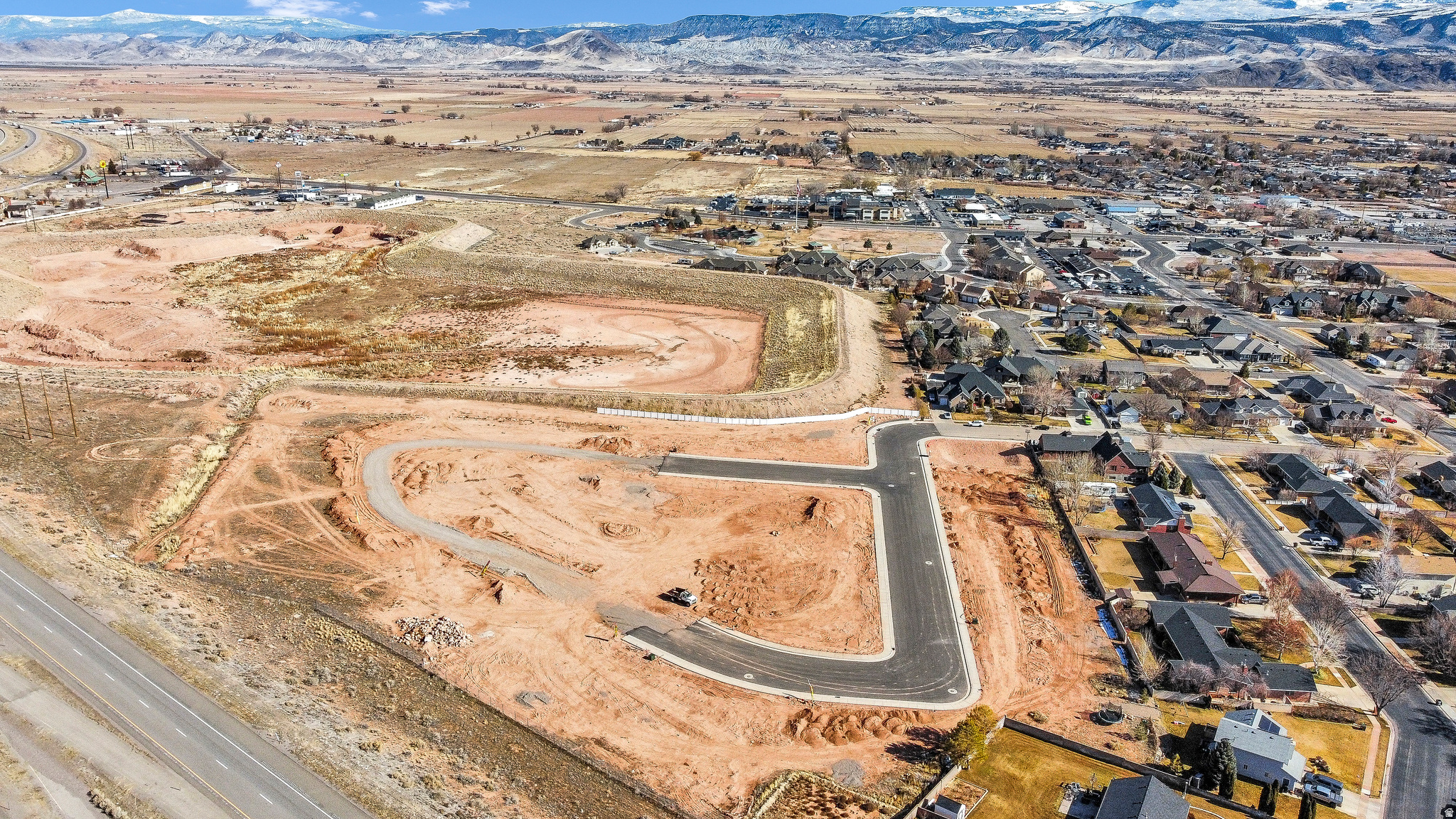 COTTONWOOD CORNER - PHASE 1 - Land