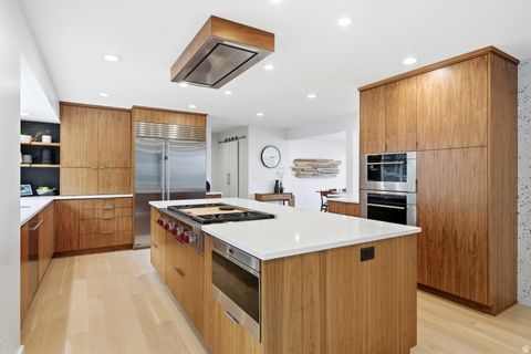 Tiny photo for 4411 S COVECREST DR, Salt Lake City, UT 84124 (MLS # 2152664)