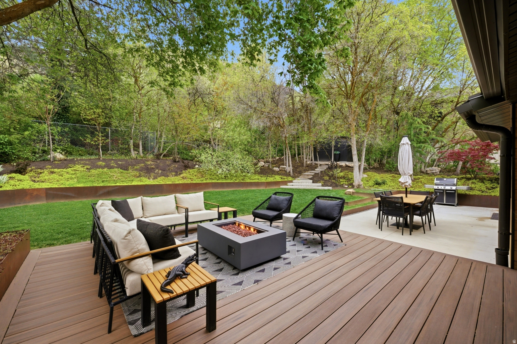 MT OLYMPUS COVE - Residential