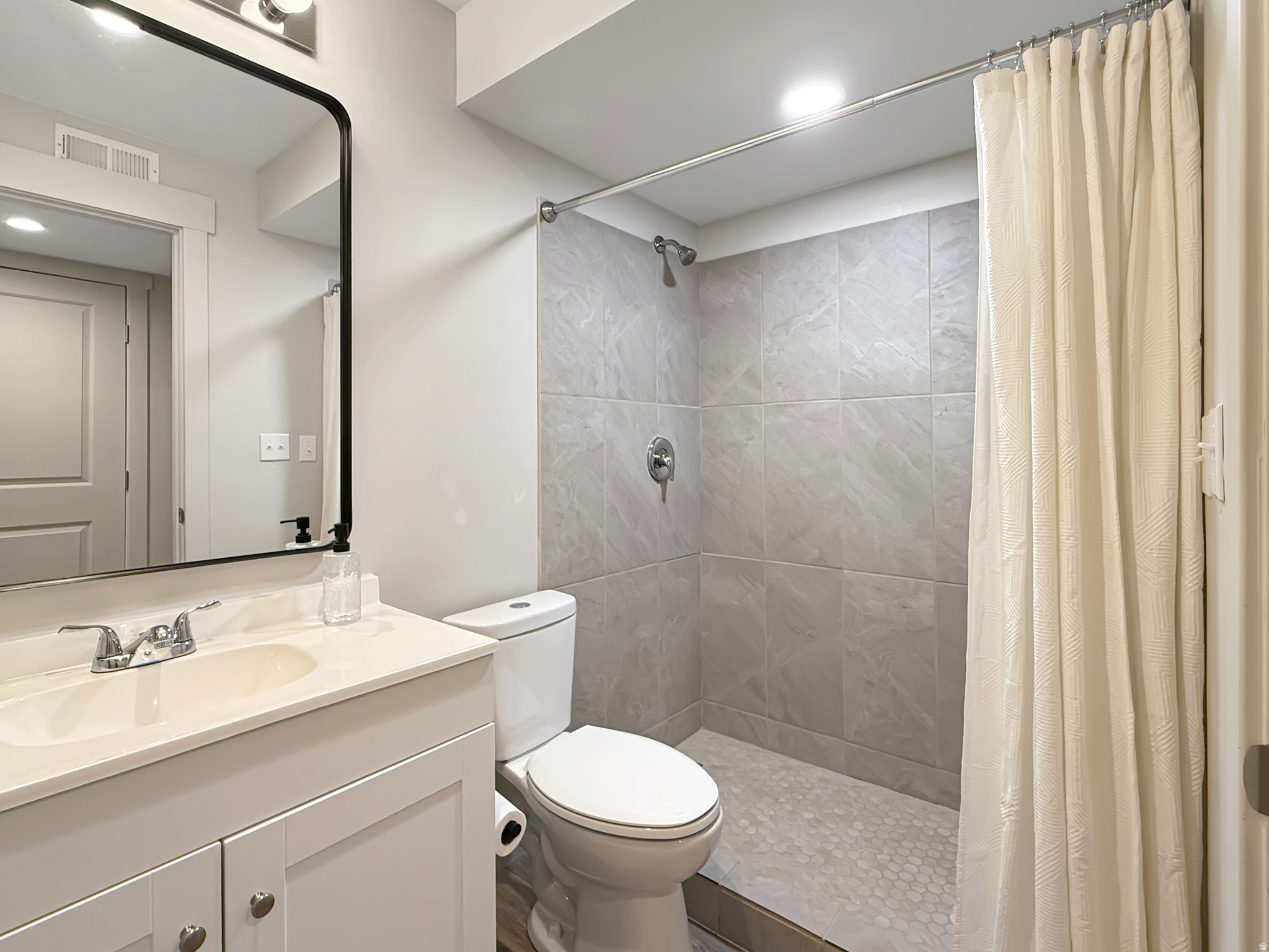 MAPLETON VILLAGE - Residential