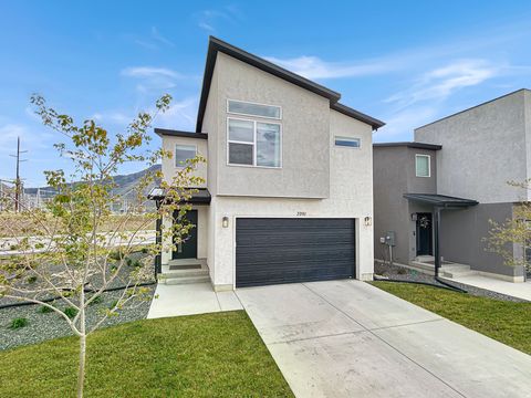 Photo of 3991 S WHITE ASH DR, Mapleton, UT 84664 (MLS # 2150240)