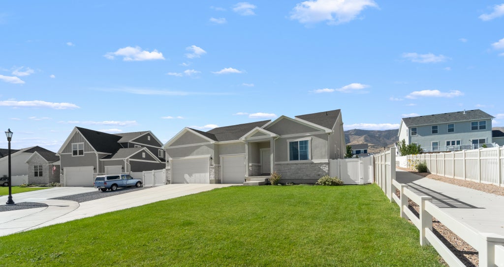 Photo of 2869 S DRAKE AVE, Saratoga Springs, UT 84045 (MLS # 2186769)