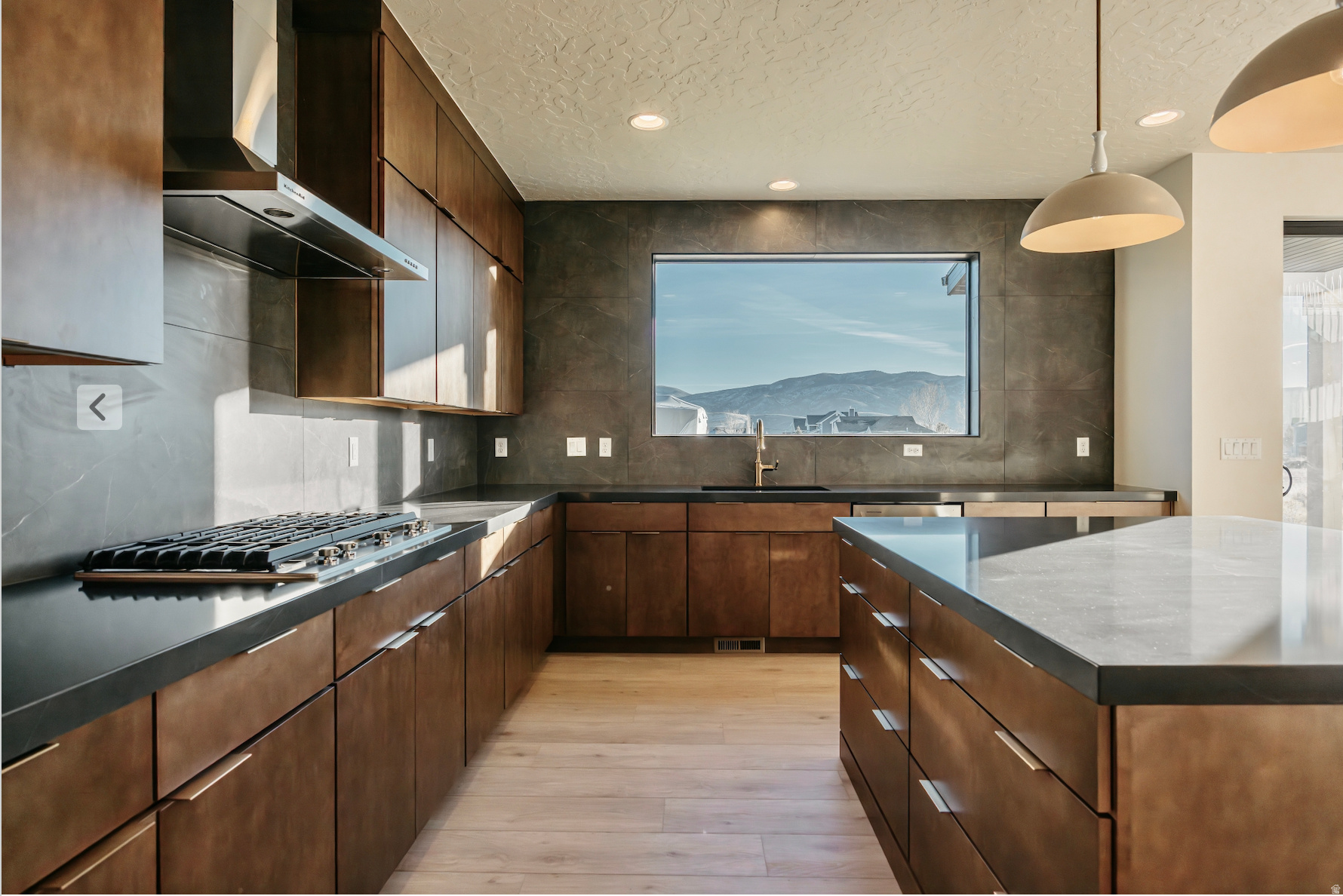 THE CROSSING - Residential