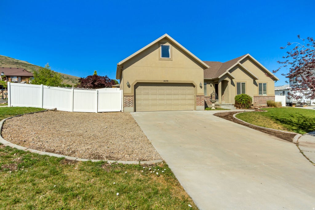 Photo of 14178 S DESERT CREEK CIR, Herriman, UT 84096 (MLS # 2165883)