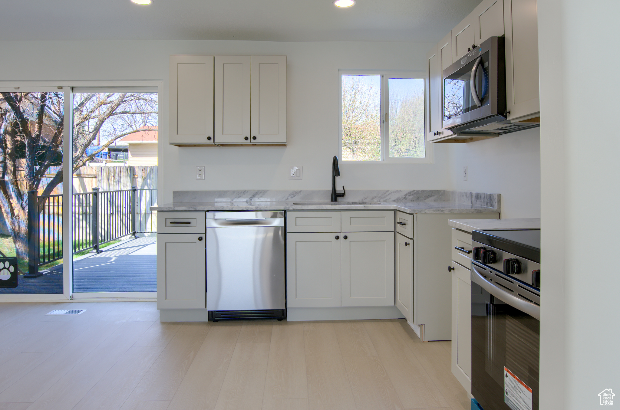 5370 S Skeeswood Cir, Taylorsville, Utah image 5