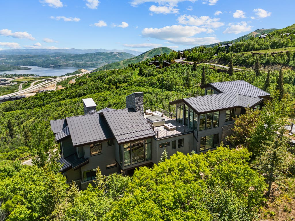 Photo of 2908 W DEER POINTE DR, Heber City, UT 84032 (MLS # 2163782)