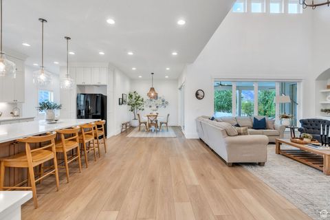 Tiny photo for 415 S 1200 W, Mapleton, UT 84664 (MLS # 2115681)