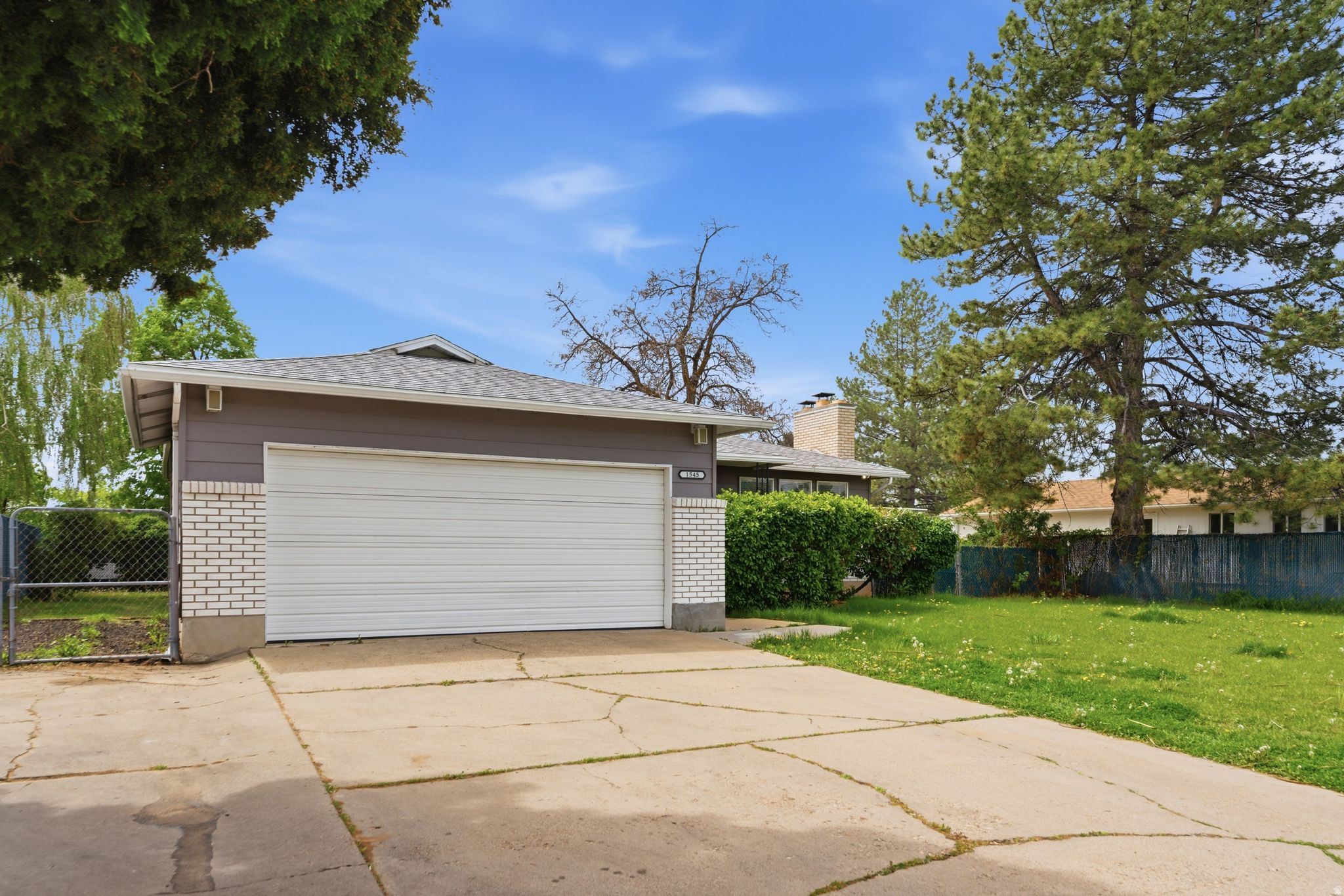 CAMELOT - Residential