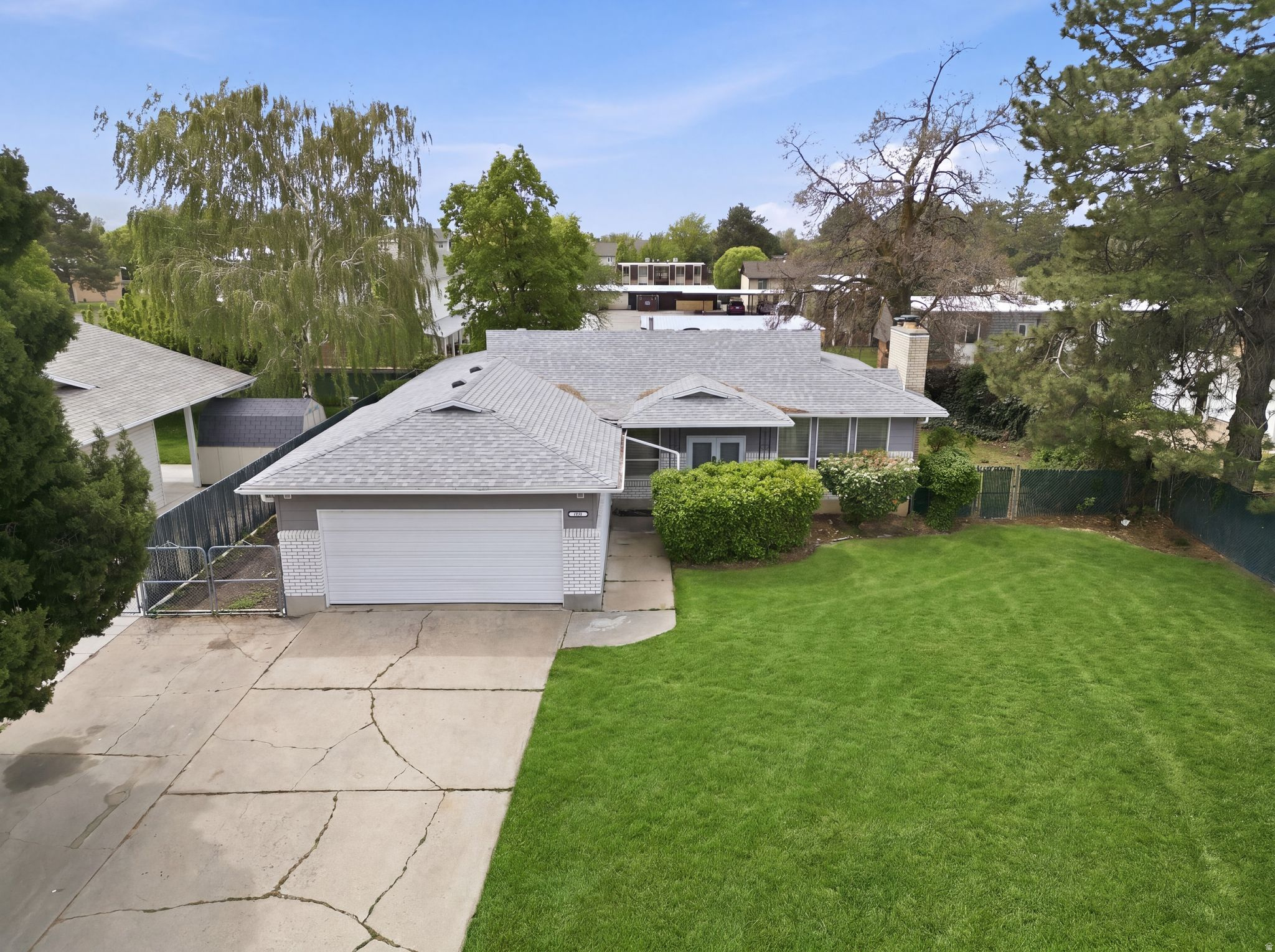 CAMELOT - Residential