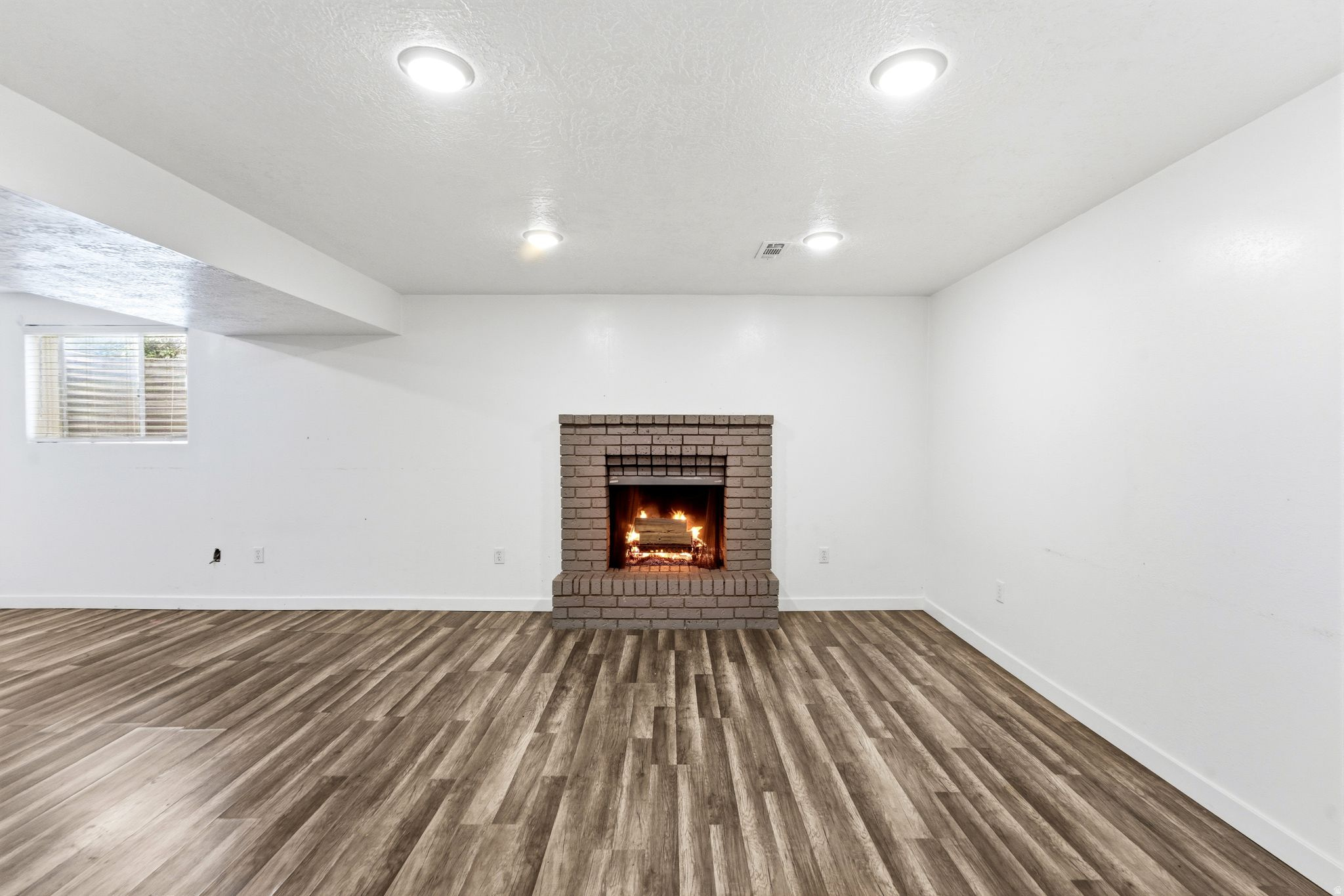 CAMELOT - Residential