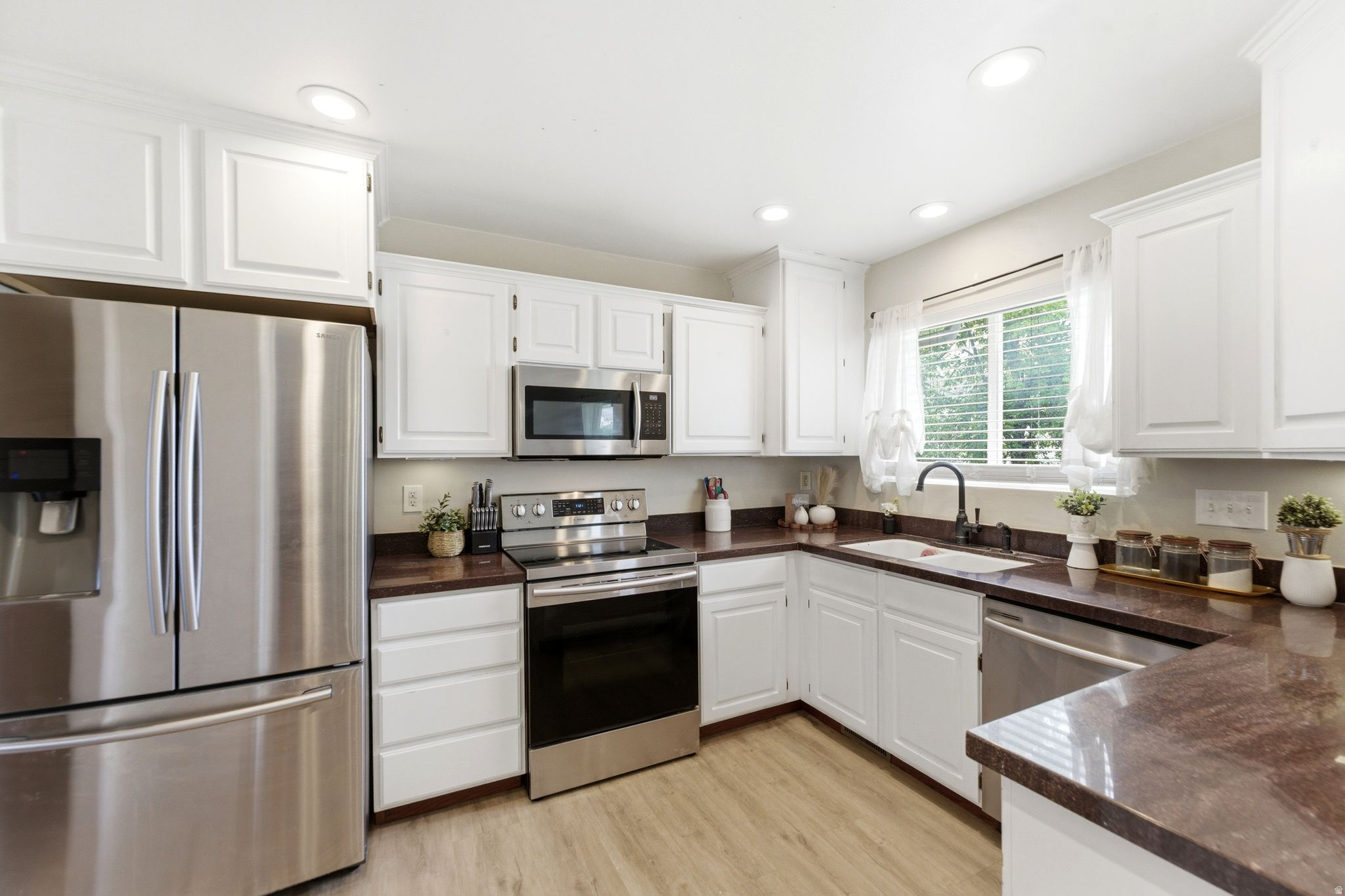 CAMELOT - Residential