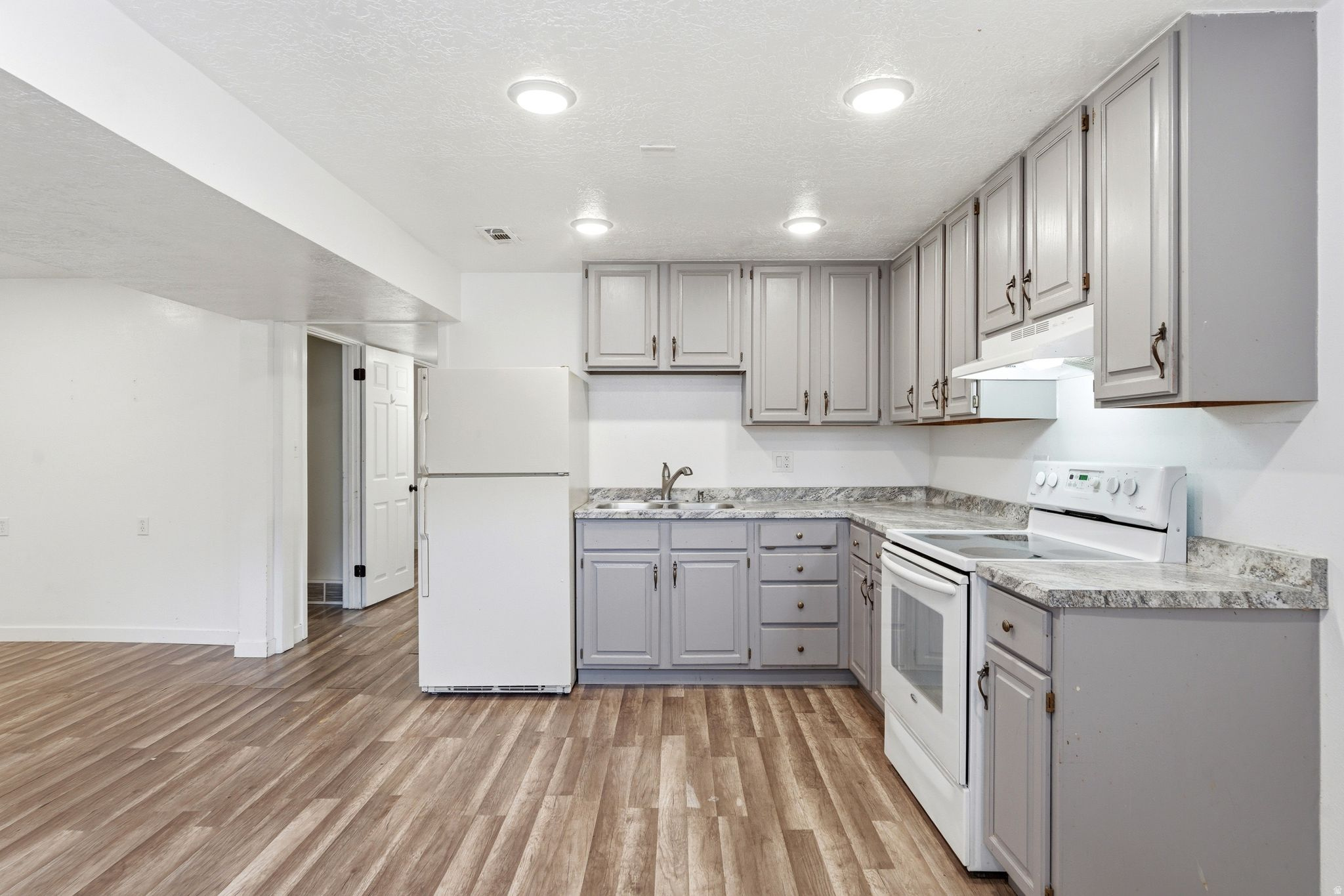 CAMELOT - Residential