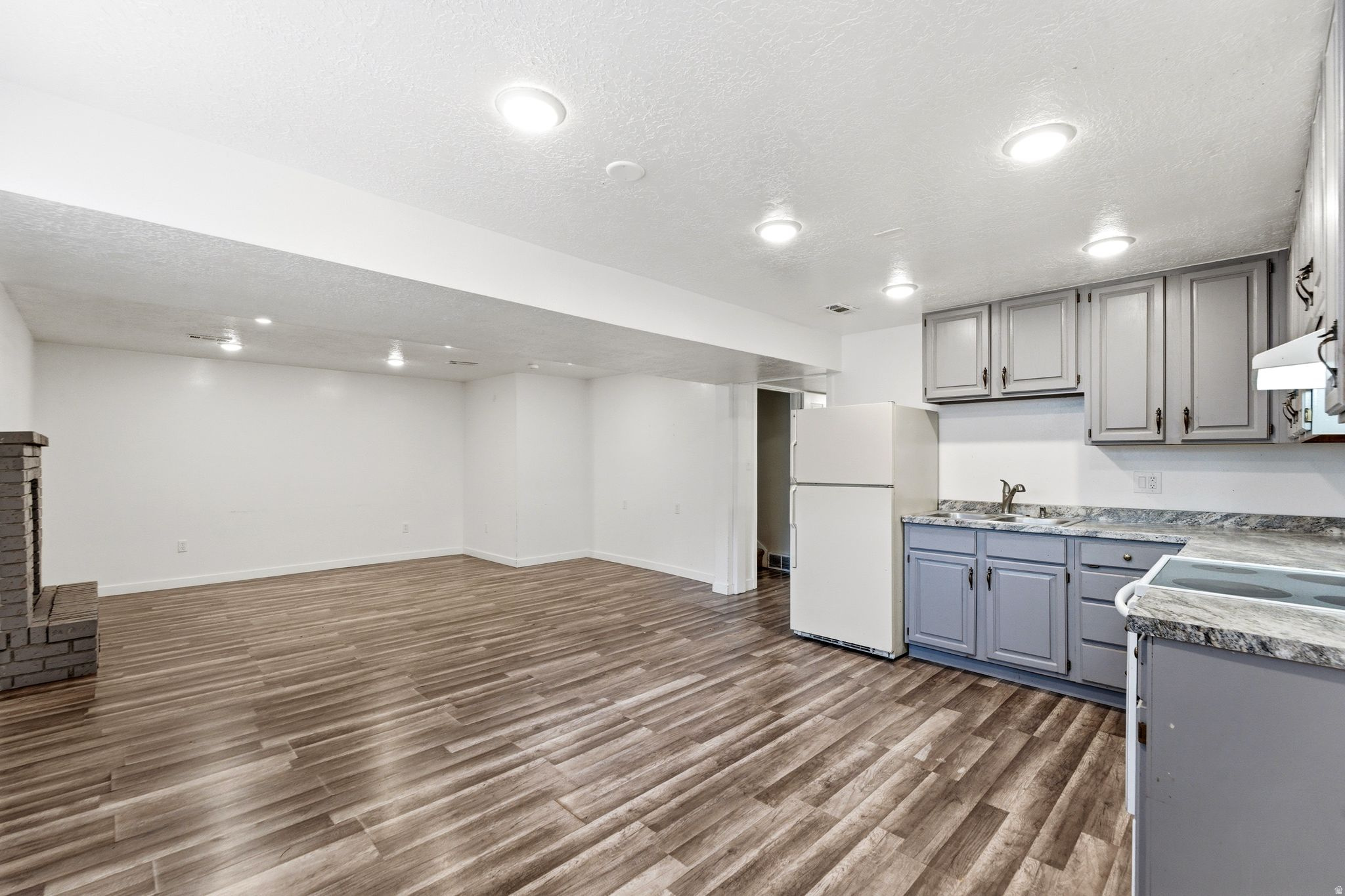 CAMELOT - Residential