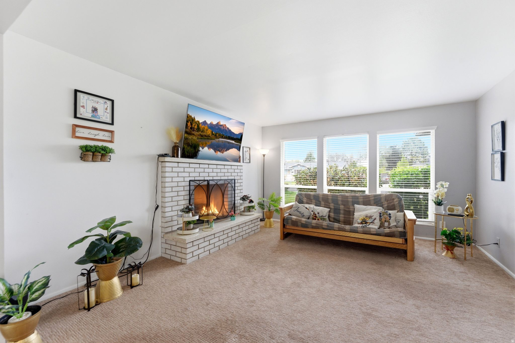 CAMELOT - Residential