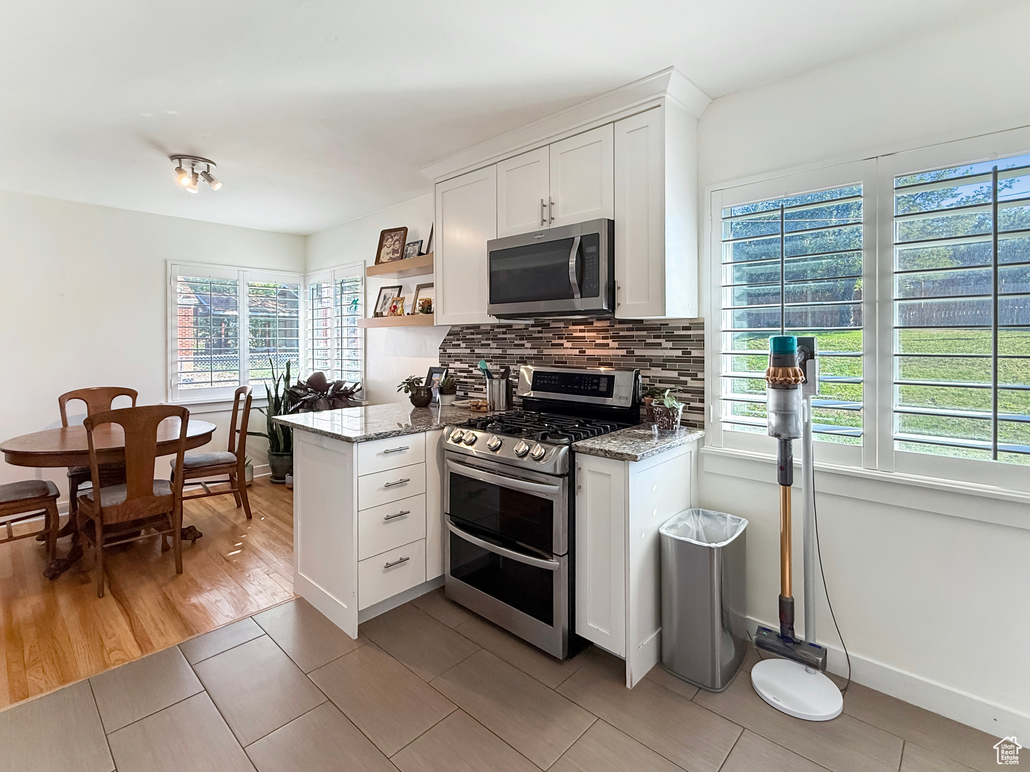 KINGSTON HEIGHTS - Residential