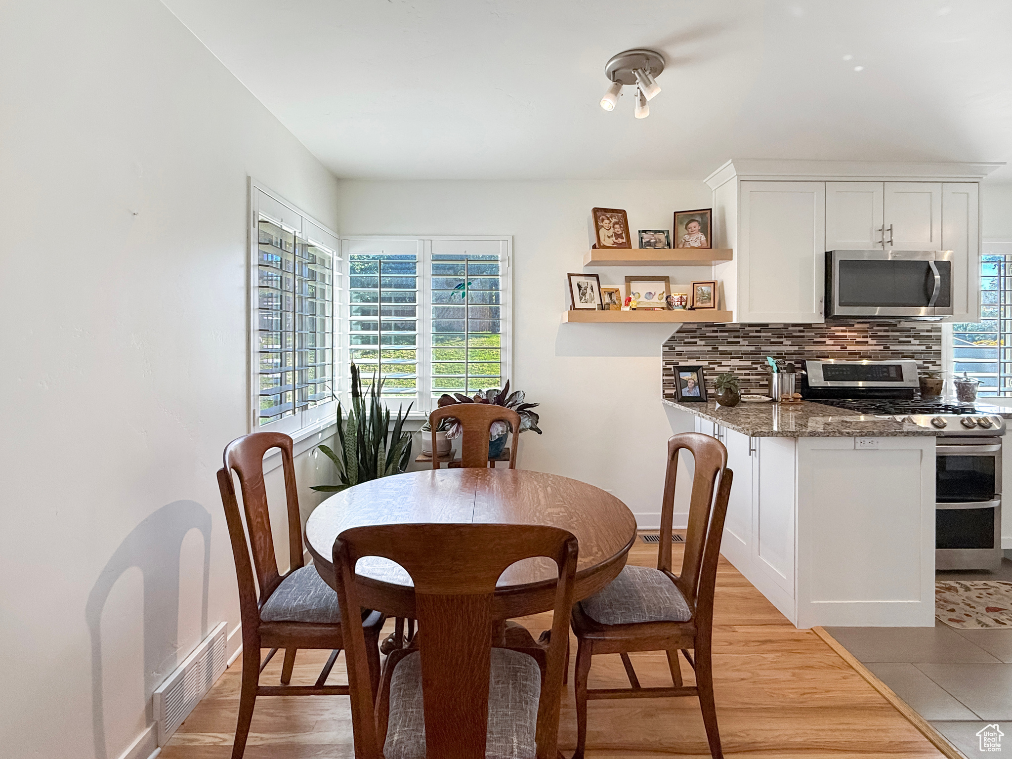 KINGSTON HEIGHTS - Residential