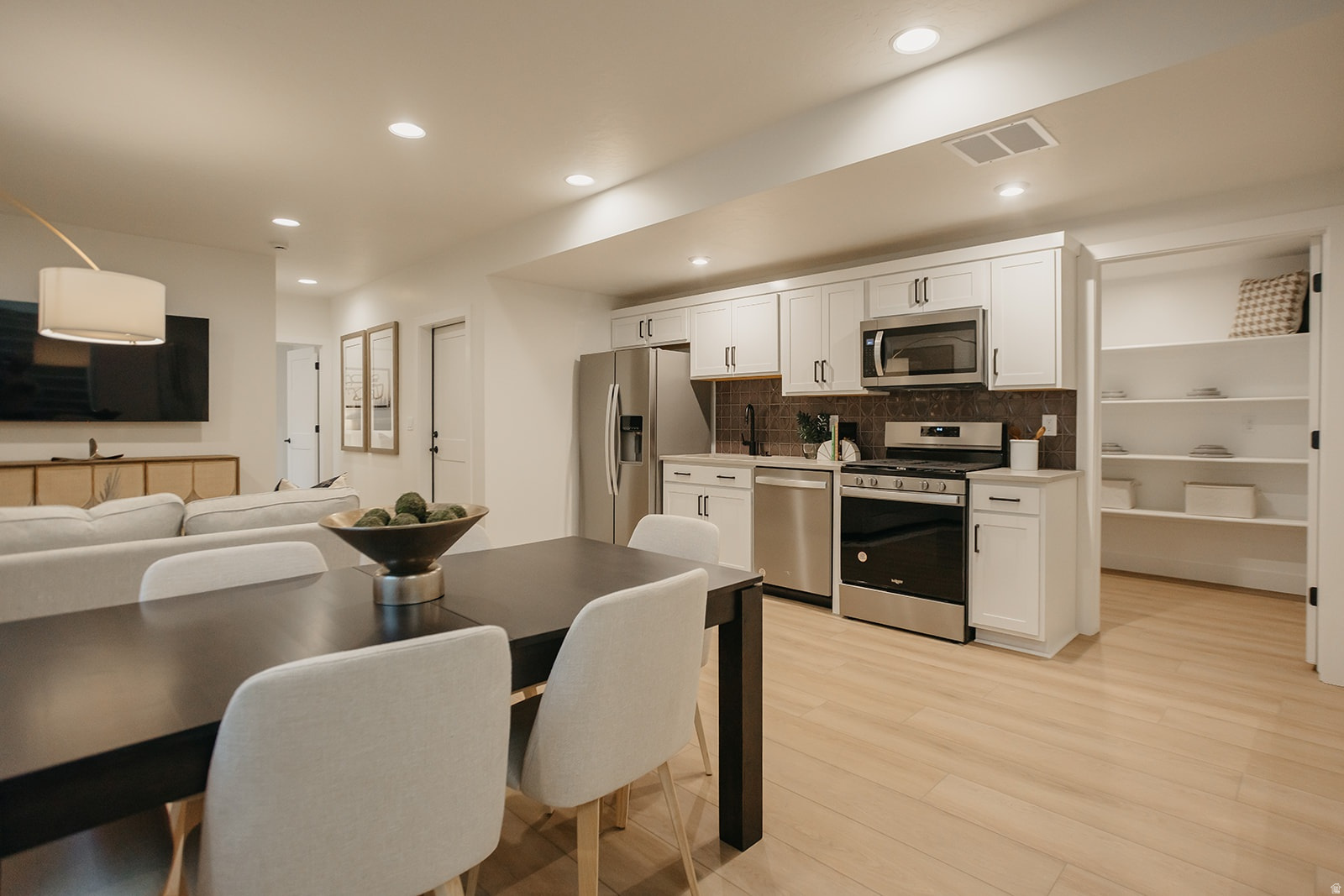 WILLOW ESTATES - Residential