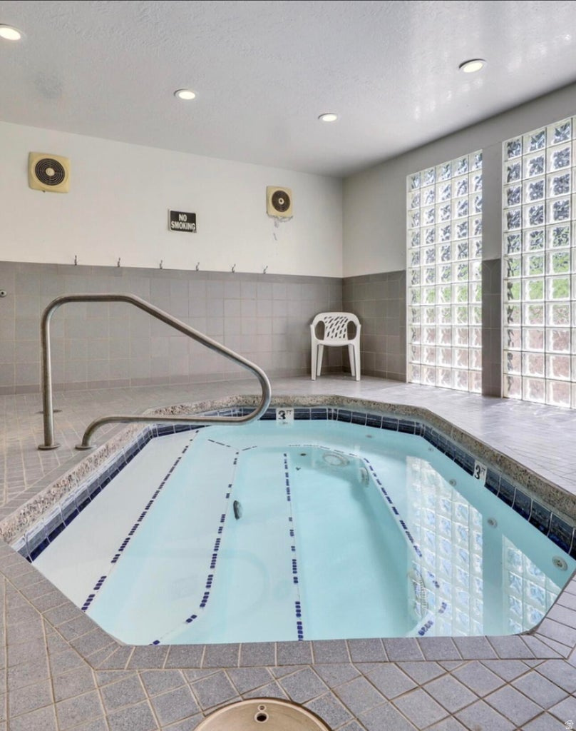 BRIAN HEAD VILLAGE - Residential