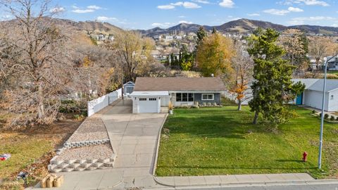 Tiny photo for 2913 S DAVIS BLVD, Bountiful, UT 84010 (MLS # 2124050)
