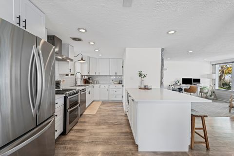 Tiny photo for 2913 S DAVIS BLVD, Bountiful, UT 84010 (MLS # 2124050)