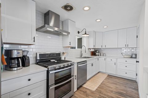 Tiny photo for 2913 S DAVIS BLVD, Bountiful, UT 84010 (MLS # 2124050)