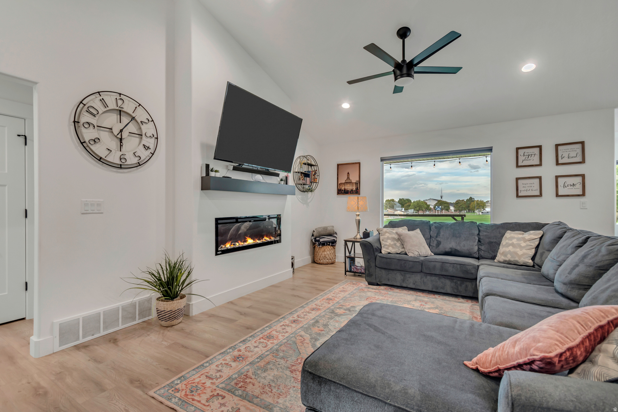 SUNNYSIDE ESTATES SUBDIVISION - Residential