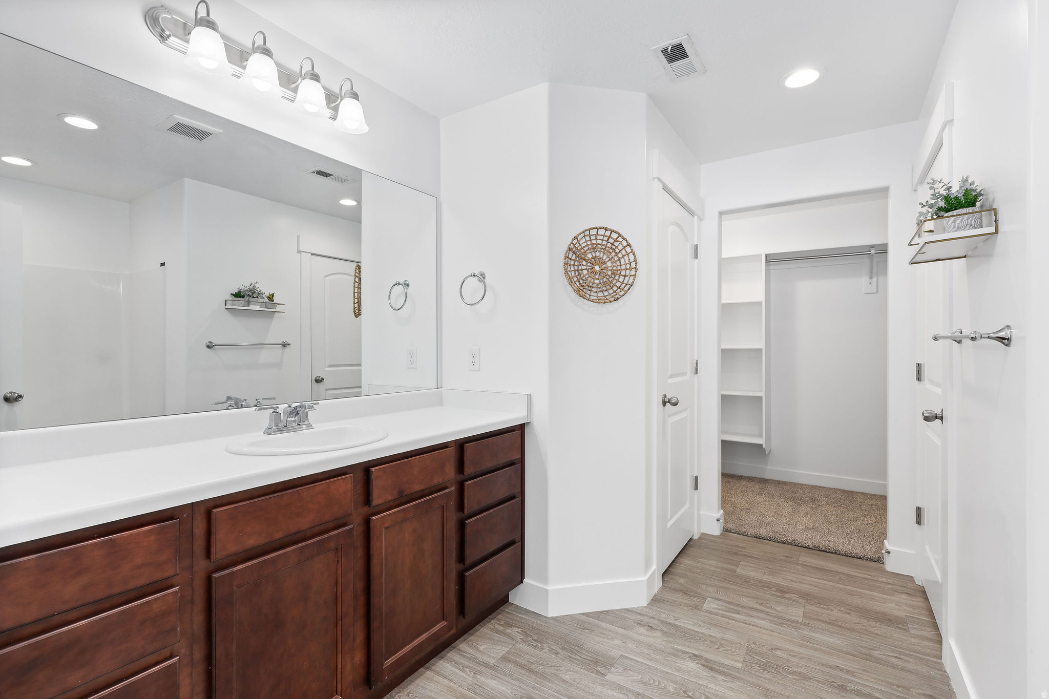 THE EXCHANGE - Residential