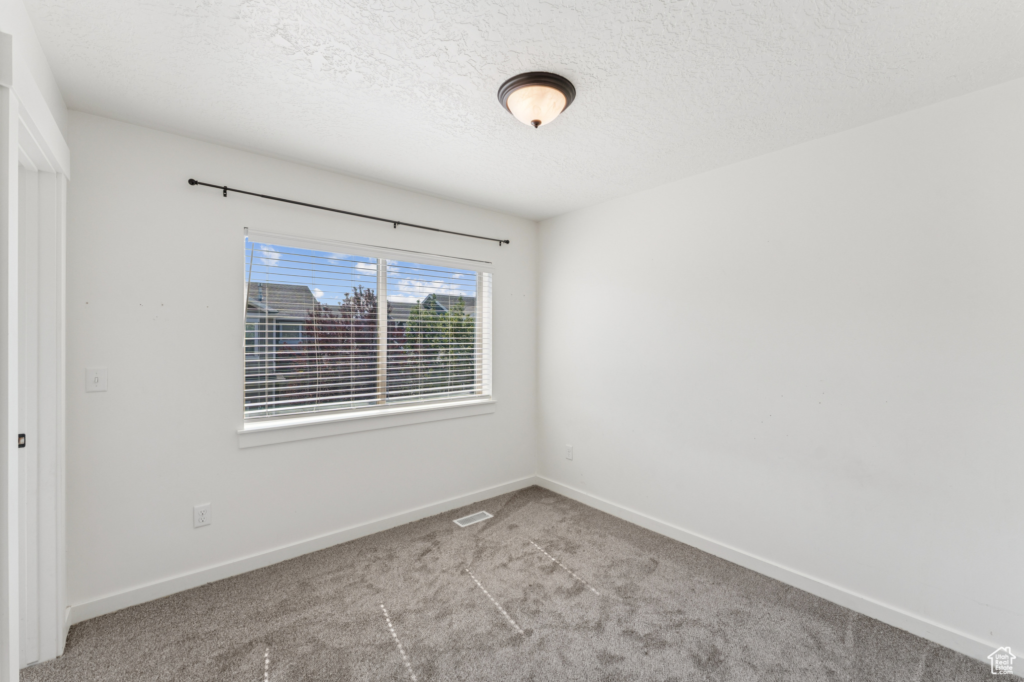 Herriman, Utah 84096, United States, 4 Bedrooms Bedrooms, ,3 BathroomsBathrooms,Residential,Active,162310