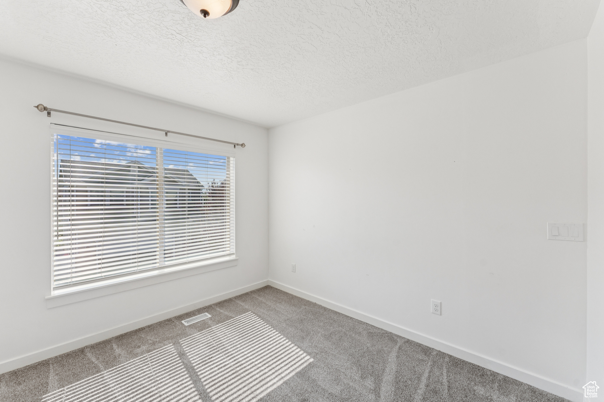 Herriman, Utah 84096, United States, 4 Bedrooms Bedrooms, ,3 BathroomsBathrooms,Residential,Active,162310