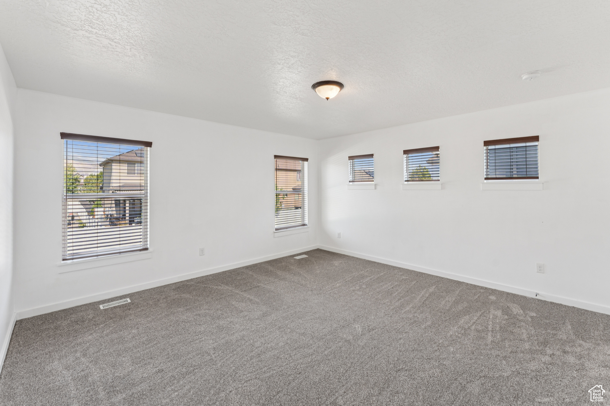 Herriman, Utah 84096, United States, 4 Bedrooms Bedrooms, ,3 BathroomsBathrooms,Residential,Active,162310