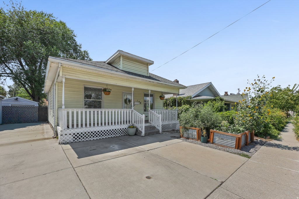 Photo of 138 E BERYL AVE, Salt Lake City, UT 84115 (MLS # 2178921)