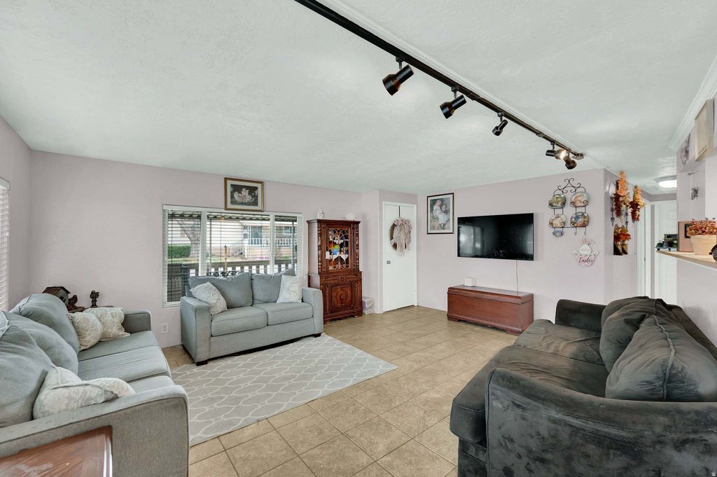 Photo of 190 E NIMUE CIR, North Salt Lake, UT 84054 (MLS # 2153477)