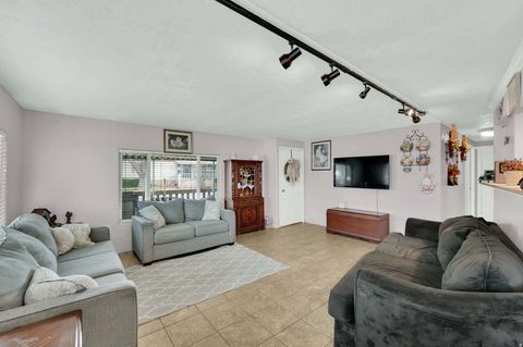 Tiny photo for 190 E NIMUE CIR, North Salt Lake, UT 84054 (MLS # 2153477)