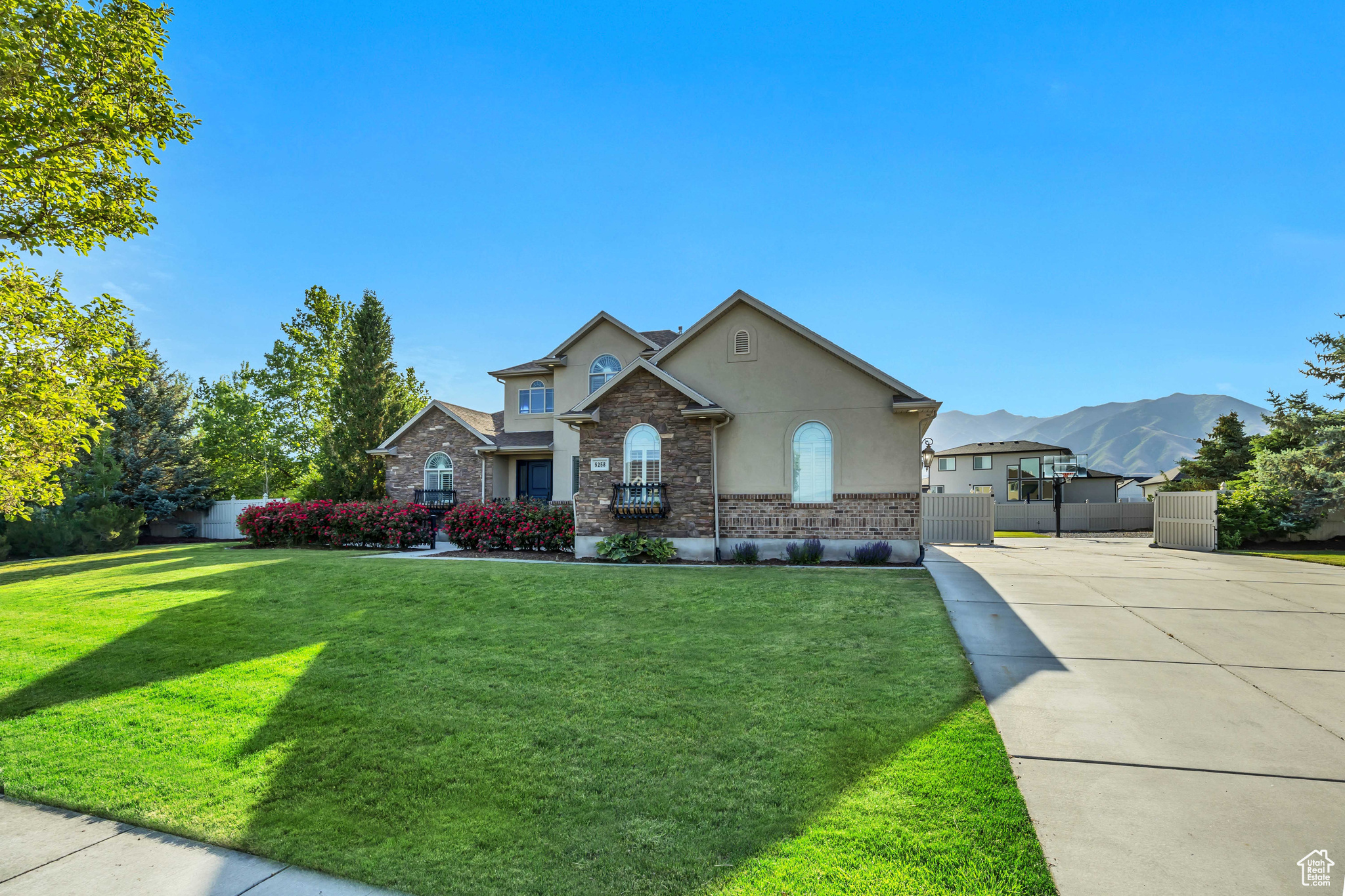 PONDEROSA ESTATES - Residential