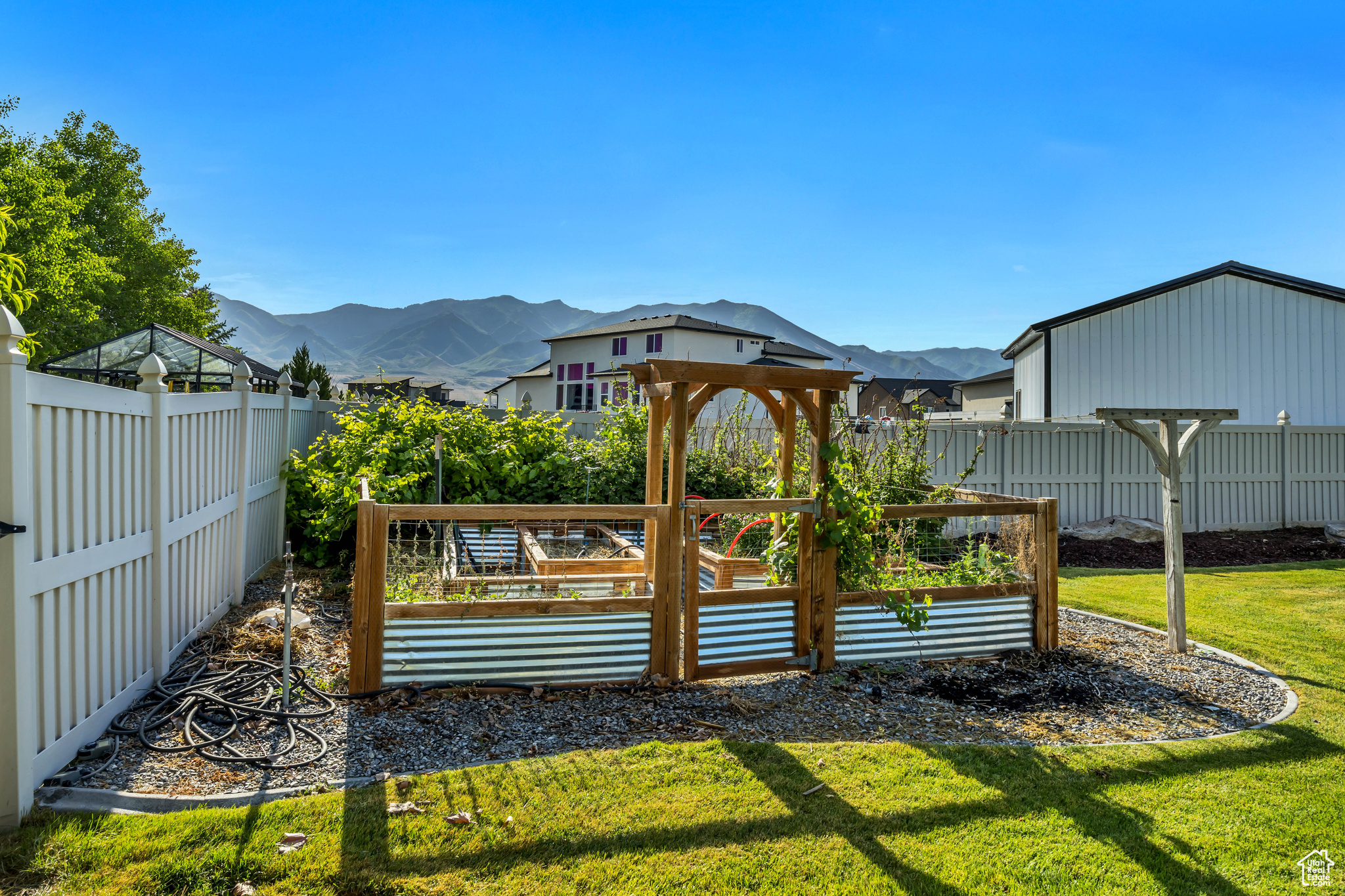 PONDEROSA ESTATES - Residential