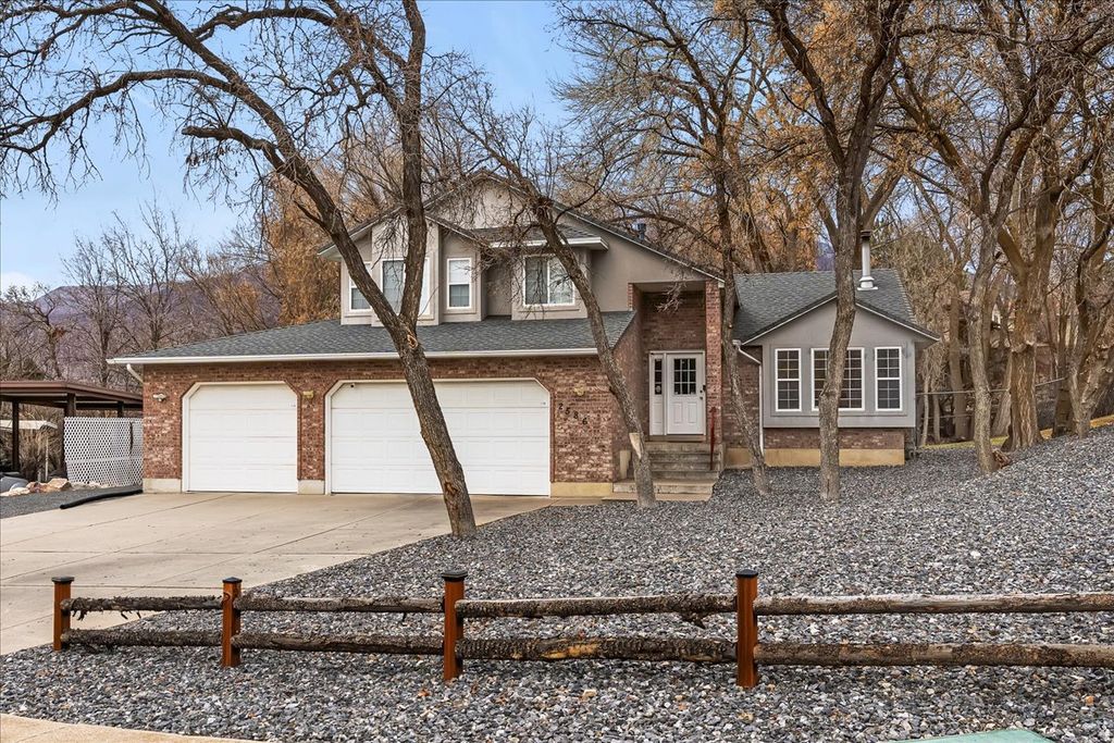 Photo of 2586 DEER RUN DR, South Weber, UT 84405 (MLS # 2137036)