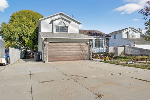 Tiny photo for 5638 W WALNUT VIEW CIR W, Kearns, UT 84118 (MLS # 2120558)