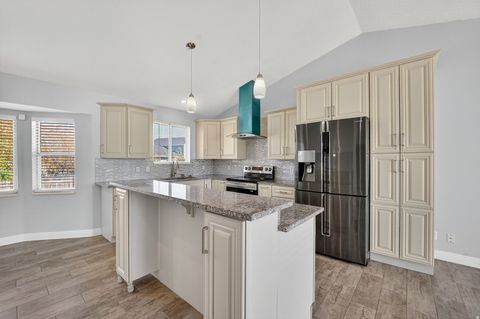 Tiny photo for 5638 W WALNUT VIEW CIR W, Kearns, UT 84118 (MLS # 2120558)