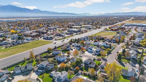 Tiny photo for 5638 W WALNUT VIEW CIR W, Kearns, UT 84118 (MLS # 2120558)