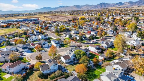 Tiny photo for 5638 W WALNUT VIEW CIR W, Kearns, UT 84118 (MLS # 2120558)