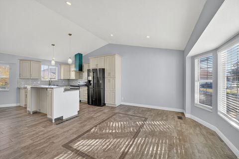 Tiny photo for 5638 W WALNUT VIEW CIR W, Kearns, UT 84118 (MLS # 2120558)